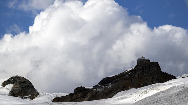 Au Jungfraujoch (BE), le vent a atteint 131 km/h. [Keystone - Anthony Anex]