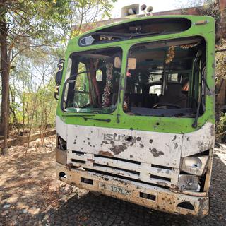 Bus détruit lors de combats à Lalibela, dans la région d'Amhara en Ethiopie, 25.01.2022. [Reuters - Tiksa Negeri]