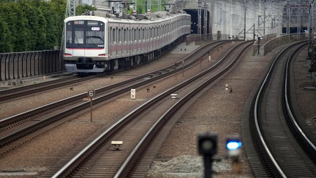 Une compagnie japonaise n'utilise plus que de l'énergie renouvelable pour faire circuler ses trains. [Keystone/AP - Eugene Hoshiko]