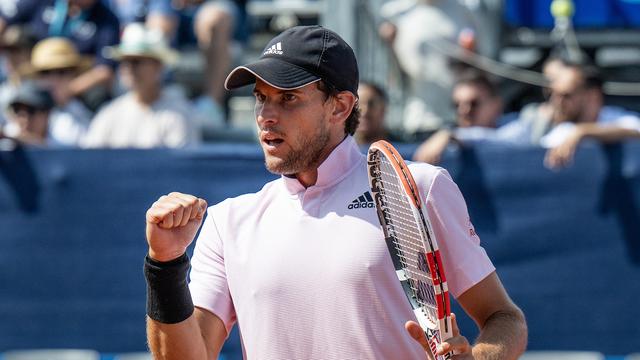 Dominic Thiem avance le poing serré à Gstaad. Son regain de forme se confirme. [Peter Schneider]