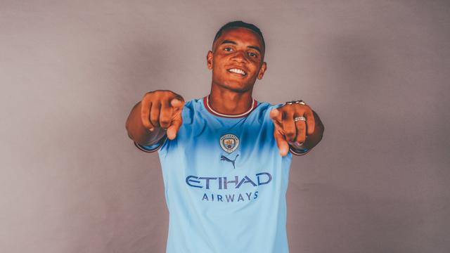 Akanji est désormais un Citizen, il portera le no25. [Compte Twitter Manchester City]