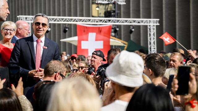 Ignazio Cassis est arrivé à Lausanne en toute fin de journée, ce 01.08.2022. [Keystone - Jean-Christophe Bott]