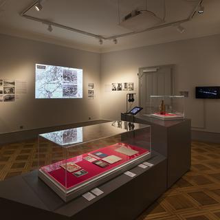 "Bienne la rouge" une exposition historique à voir au Nouveau Musée Bienne [Nouveau Musée Bienne]