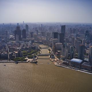 Une vue sur Shanghaï, un symbole de la croissance chinoise. [Keystone - EPA/Alex Plaveski]