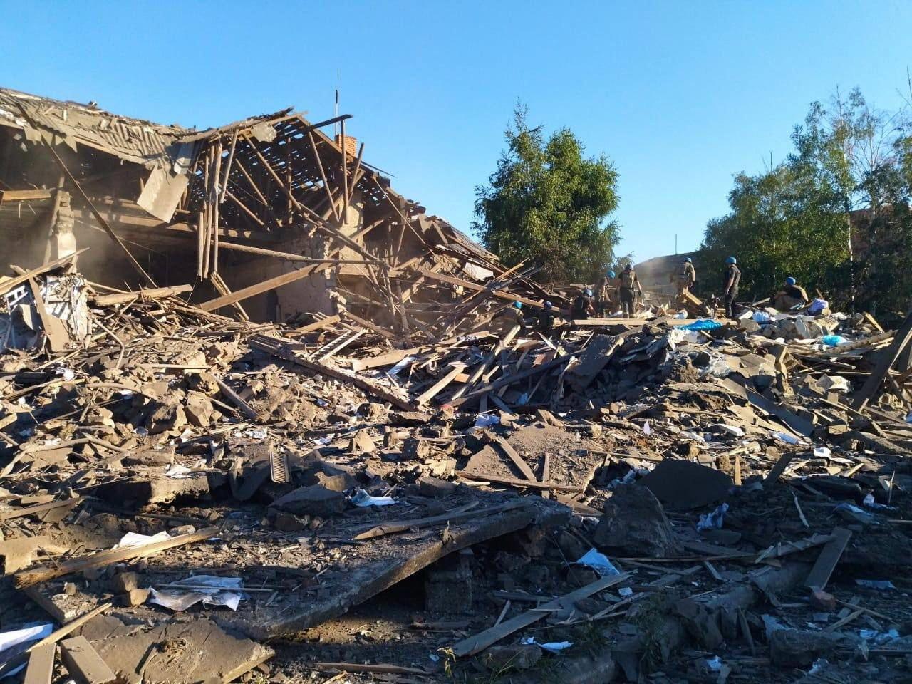 Les images des décombres à Toretsk. [Reuters - Press service of the State Emergency Service of Ukraine/Handout]