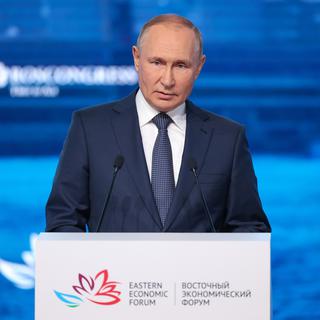 Vladimir Poutine s'exprime lors du Forum économique oriental russe. [Keystone - Sergei Bobylev/TASS News Agency]