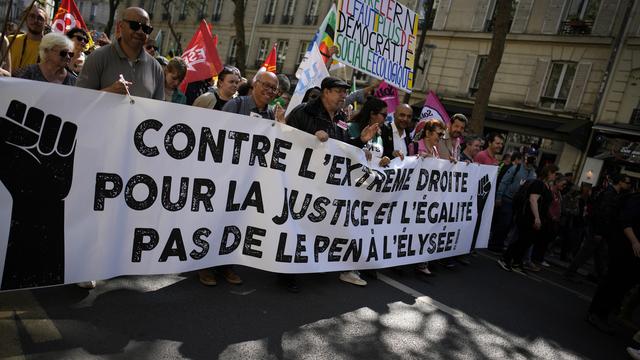 Des milliers de personnes ont manifesté en France contre l'extrême droite. [AP - Christophe Ena]