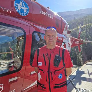 Portraits de saisonniers (3/5): l’Allemand qui soigne depuis un hélicoptère à Zermatt. [RTS - Romain Carrupt]