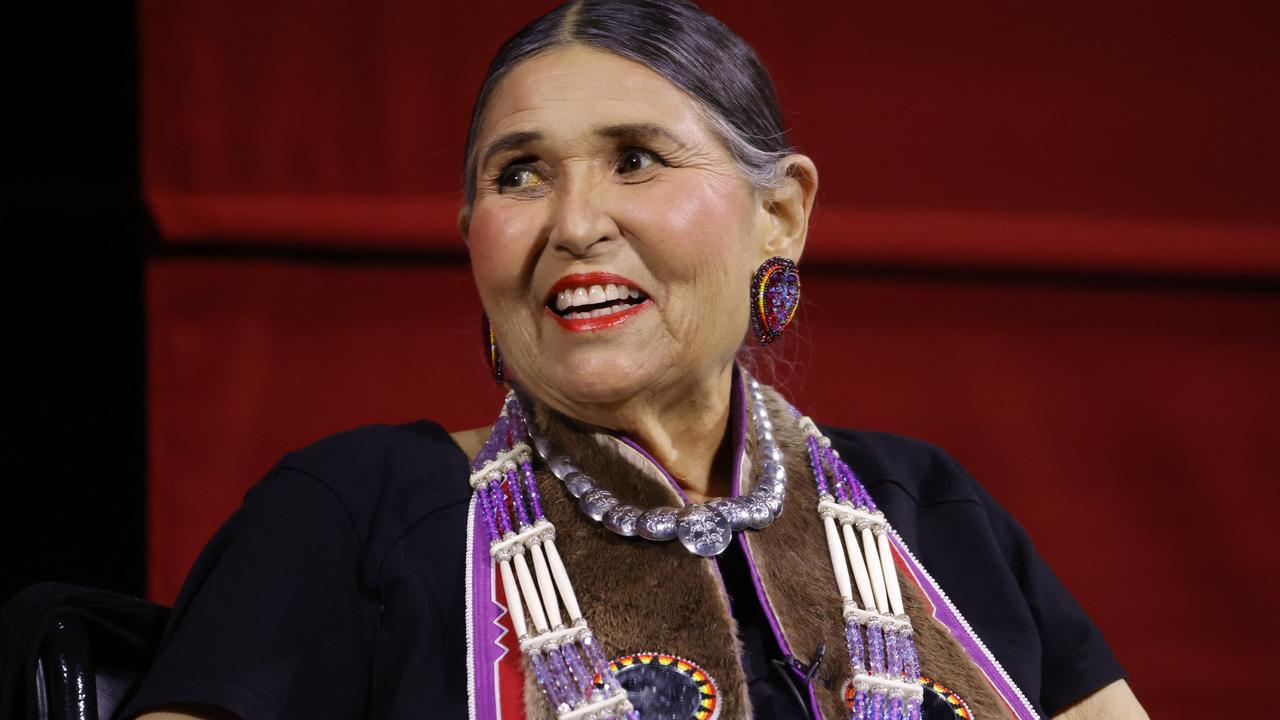 L'actrice Sacheen Littlefeather lors d'une cérémonie en son honneur à Los Angeles, le 17 septembre 2022. [Getty Images via AFP - Frazer Harrison]