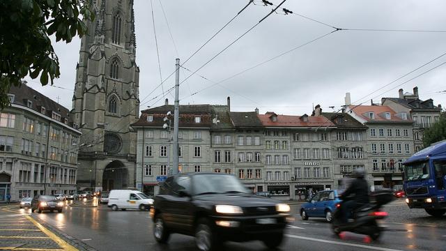 Une motion pour démocratiser le 40 km/h dans les localités fribourgeoises. [Keystone - Peter Schneider]