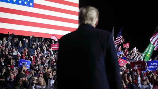 Le peuple américain a sanctionné un certain extrémisme, point faible des soutiens de Donald Trump. [Getty Images/AFP - Drew Angerer]