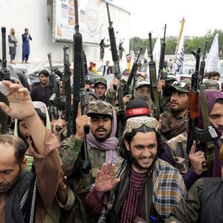 Lundi 15 août: les talibans célèbrent à Kaboul le premier anniversaire de leur retour au pouvoir. [Keystone - AP Photo/Ebrahim Noroozi]