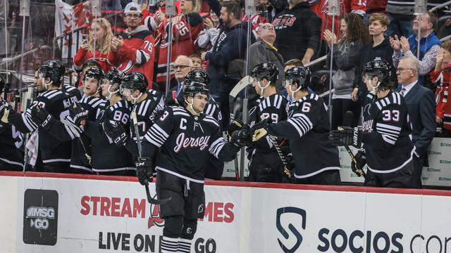 Nico Hischier s'est fait l'auteur de deux points de la victoire des Devils face aux Ducks. [Imago - Vincent Carchietta]