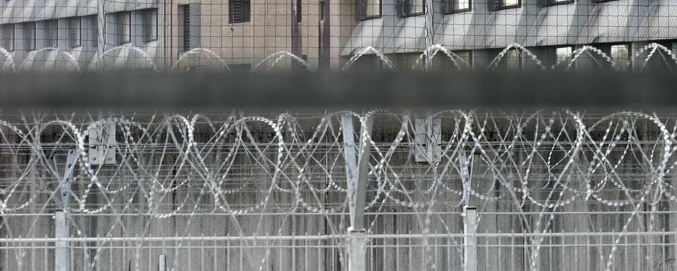 La prison de Champ-Dollon devrait fermer ses portes d'ici 2030. [Keystone - Martial Trezzini]