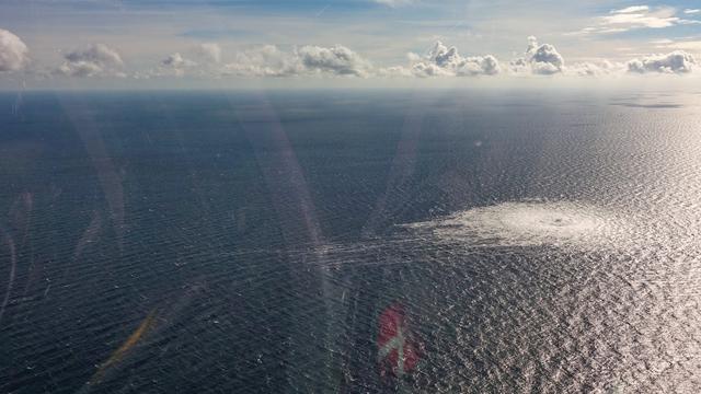 Les fuites de gaz du Nord Stream 2 aperçues depuis un avion danois F-16 à Bornholm, Danemark, le 27 septembre 2022. [reuters - Armée danoise]