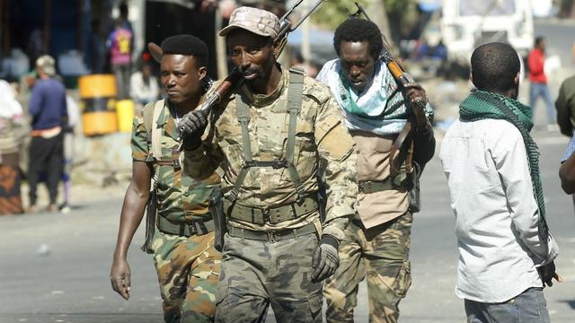 Soldats éthiopiens dans une rue d'Amhara, au Tigré, en décembre 2021. [Anadolu Agency/AFP - Minasse Wondimu Hailu]