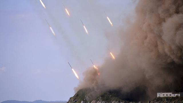La Corée du Nord a tiré mercredi au moins 10 missiles de types variés, dont l'un tombant près des eaux territoriales sud-coréennes. (image d'illustration) [Keystone - Korean Central News Agency]