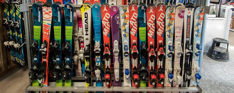 Le redoux fait mal aux magasins de location de ski. [AFP - Stephane Ferrer Yulianti]