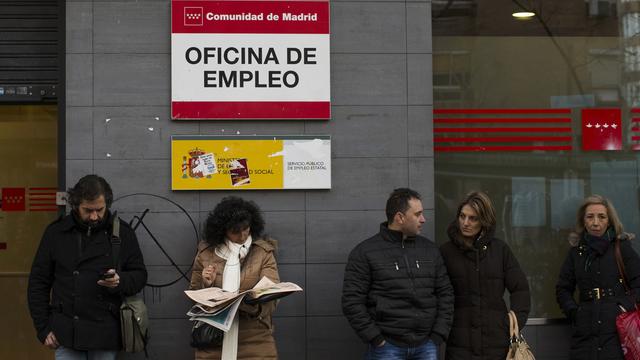 Les taux de chômage les plus élevés dans la zone euro en octobre 2022 ont été relevés en Espagne (12,5%) et en Grèce (11,6%). [Keystone - AP Photo/Andres Kudacki]