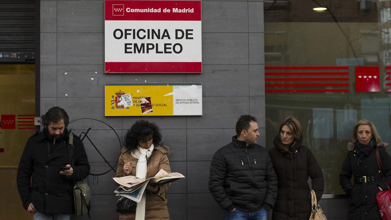 Les taux de chômage les plus élevés dans la zone euro en octobre 2022 ont été relevés en Espagne (12,5%) et en Grèce (11,6%). [Keystone - AP Photo/Andres Kudacki]
