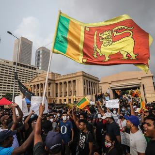 Manifestation à Colombo, au Sri Lanka, le 12 avril 2022. [EPA/Keystone - Chamila Karunarathne]