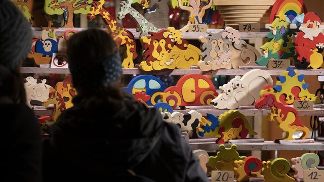 L’inflation pousse vers le haut le prix des jouets dans les magasins. [Keystone - Christian Beutler]