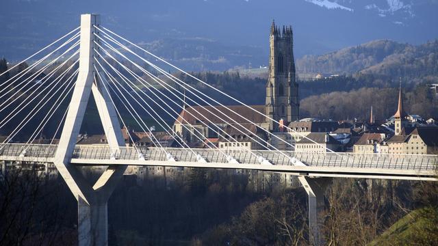 La vétusté de l'infrastructure hôtelière à Fribourg pose question avant les Mondiaux de hockey en 2026. [KEYSTONE - Laurent Gillieron]