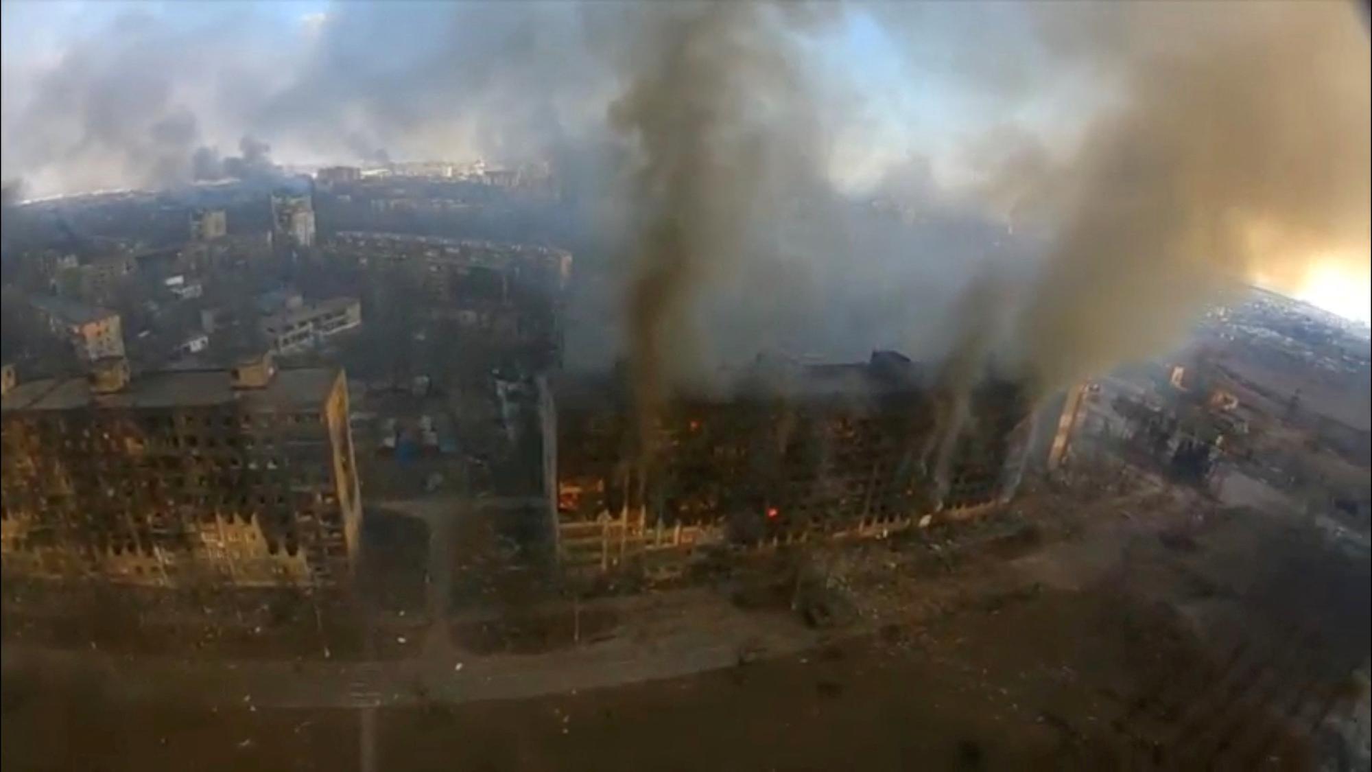 Une image par drone des dégâts à Marioupol. [Reuters - Azov regiment press service]