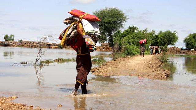 Plus de 33 millions de personnes ont été affectées par les inondations au Pakistan. [Keystone - Waqar Hussain]