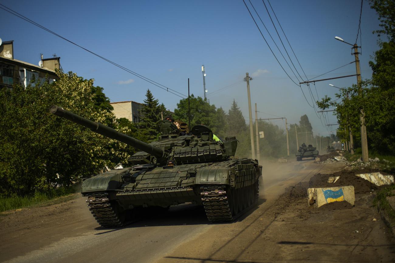 Un tank ukrainien dans la région de Donetsk. [Keystone - AP Photo/Francisco Seco]