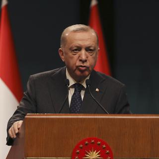 Le président turc Recep Tayyip Erdogan en conférence de presse à Ankara le 22 mars 2022. [AP/Keystone - Burhan Ozbilici]
