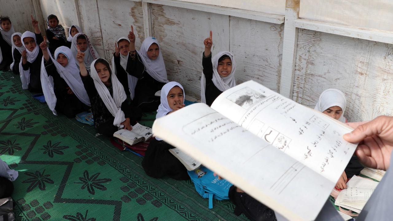 Les talibans sont revenus sur leur parole d'autoriser les filles à étudier au collège. [Keystone - EPA/Stringer]