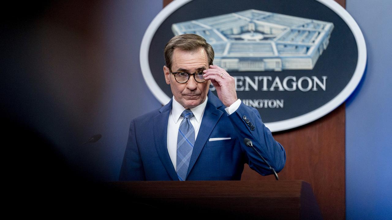 Par la voix du porte-parole du Pentagone John Kirby, Washington craint un piège de Moscou, affirmant avoir des preuves que la Russie prépare une vidéo de fausse attaque ukrainienne, prétexte à envahir l'Ukraine. [Andrew Harnik]