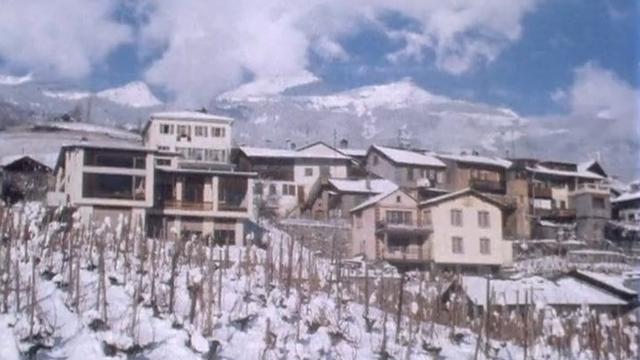 Le village de Muraz-sur-Sierre en 1977. [RTS]