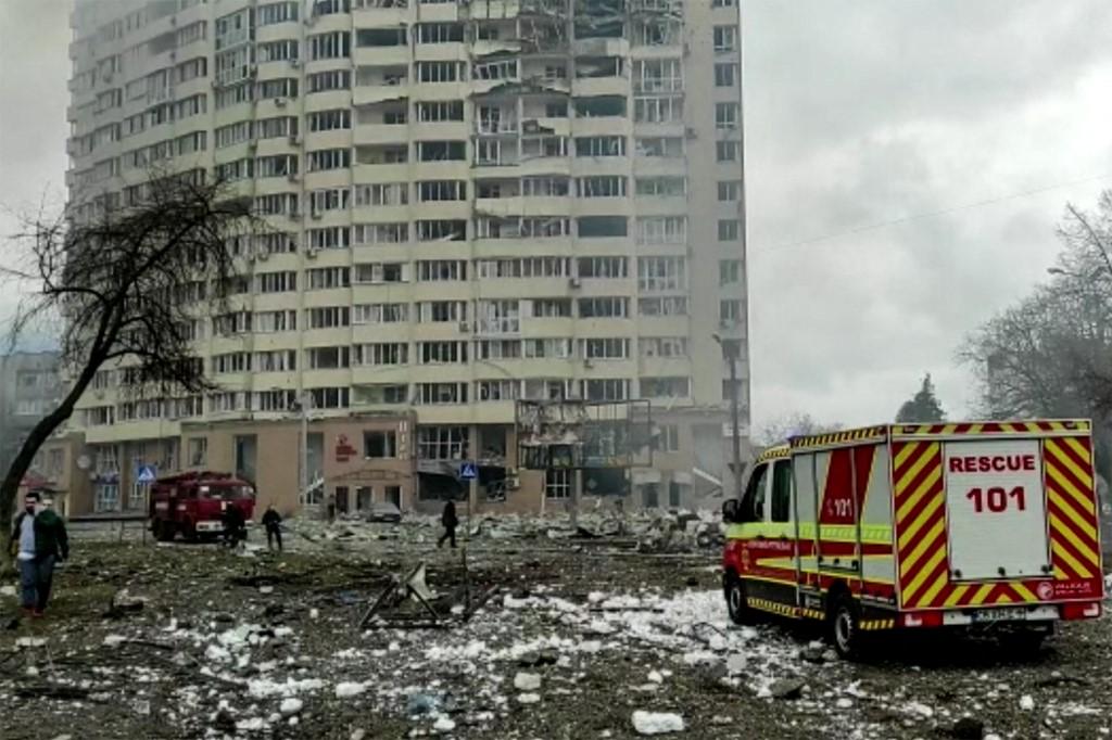 Les frappes russes ont touché deux écoles et des habitations de la ville ukrainienne de Tcherniguiv. [AFP - HANDOUT]
