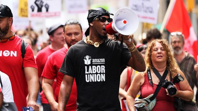 Manifestation syndicale chez Amazon. [AFP - Michael M. Santiago/Getty Images]