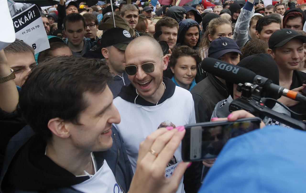 La star du rap Oxxxymiron. [Reuters - Maxim Shemetov]