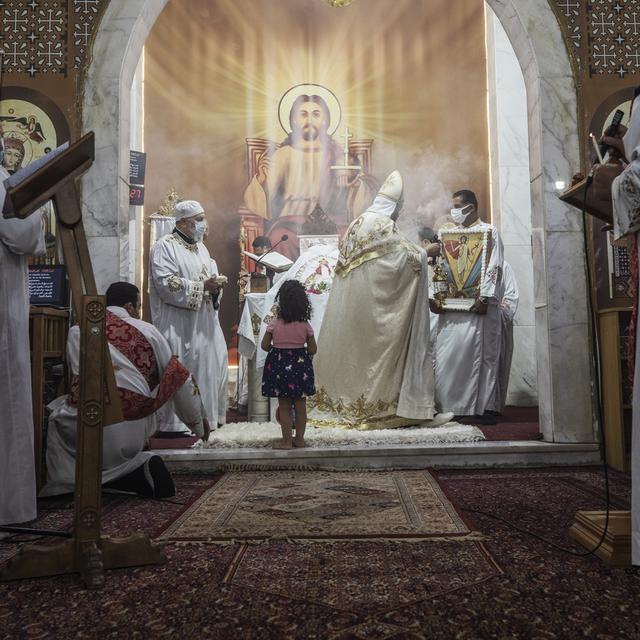 Une célébration religieuse dans une église copte du Caire en mai 2021. [AP Photo/Keystone - Nariman El-Mofty]