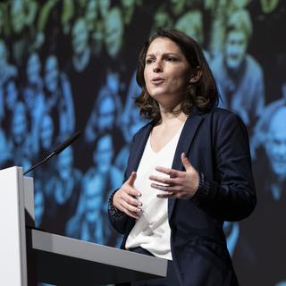 La coprésidente du PS Mattea Meyer à la tribune lors du congrès de Bâle, 29.10.2022. [Keystone - Peter Schneider]