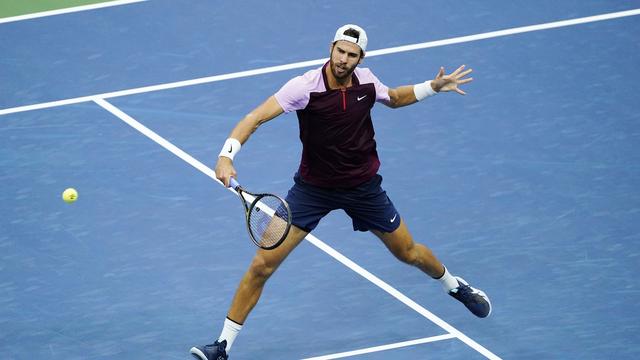 Karen Khachanov plane sur le court. Le Russe a un goût de revanche en bouche. [AP - Frank Franklin II]