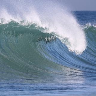 Les vagues les plus hautes du monde. [depositphotos - plaquon]