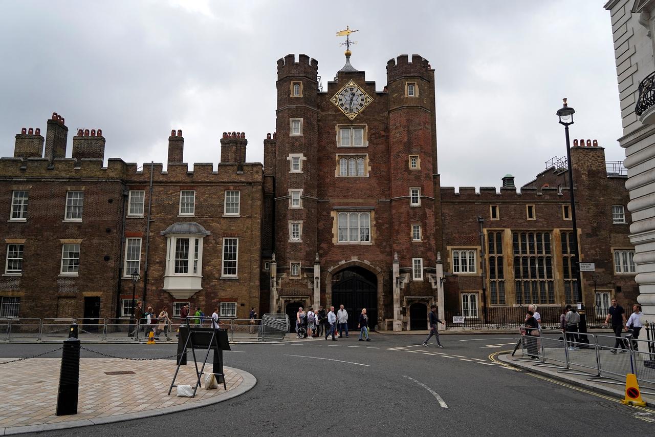 Le palais Saint-James à Londres se prépare à accueillir le Conseil d'accession qui doit proclamer que Charles est devenu roi. [AFP - NIKLAS HALLE'N]