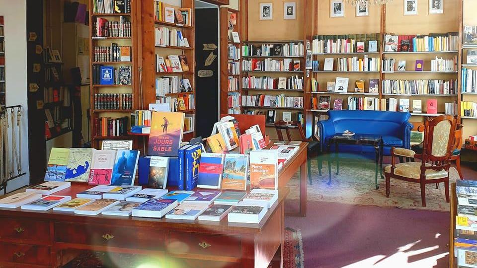La librairie "Le rameau d'or" à Genève. [https://www.facebook.com/lerameaudorlibrairie/photos/ - Le rameau d'or]