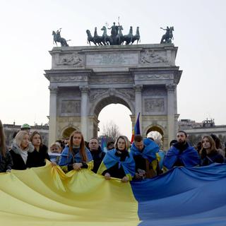 Une manifestation en faveur de l'Ukraine à Milan le 19 mars 2022. [EPA/Keystone - Mourad Balti Touati]
