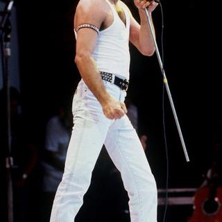 Photo datée du 15 juillet 1985 du chanteur de Queen, Freddie Mercury. [(KEYSTONE/EPA/PA/Str)]