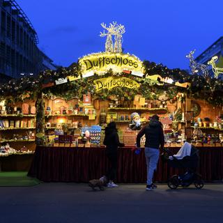 Le marché de Noël à Bienne. [Keystone - Anthony Anex]