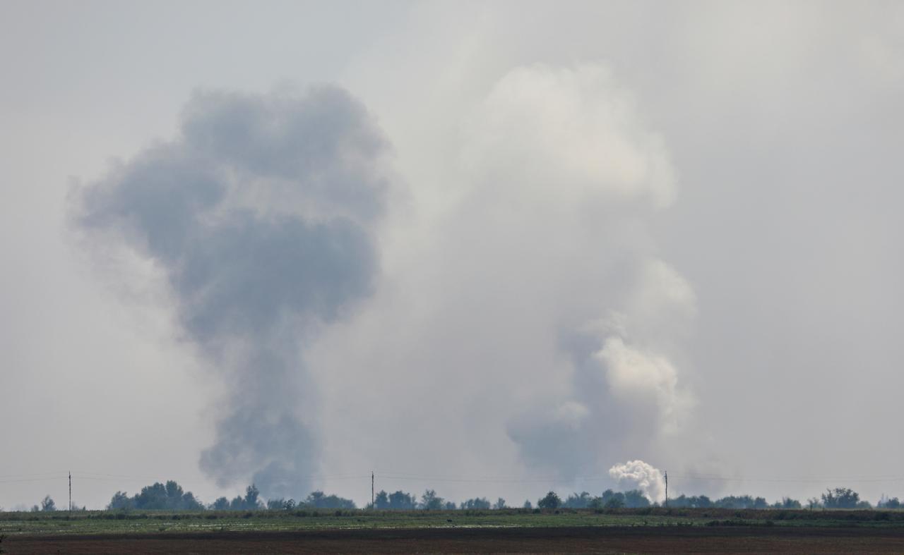 Les images des explosions survenues dans une base russe de Crimée, le 16 août 2022. [Reuters - STRINGER]