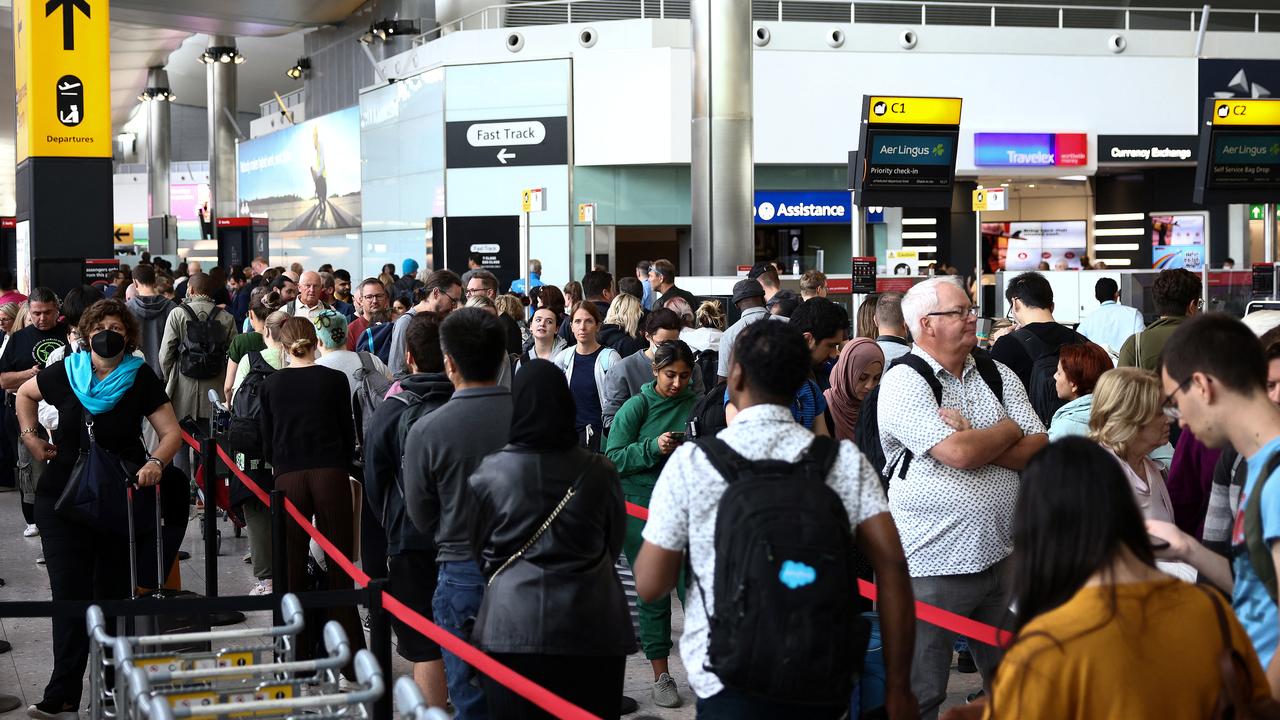 Une grève de trois jours des travailleurs au sol à l'aéroport londonien d'Heathrow a démarré vendredi. [reuters - Henry Nicholls]