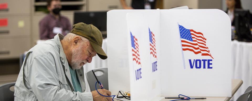 Midterms: l'enjeu démocratique. [AP Photo/Keystone - Nicole Neri, File]