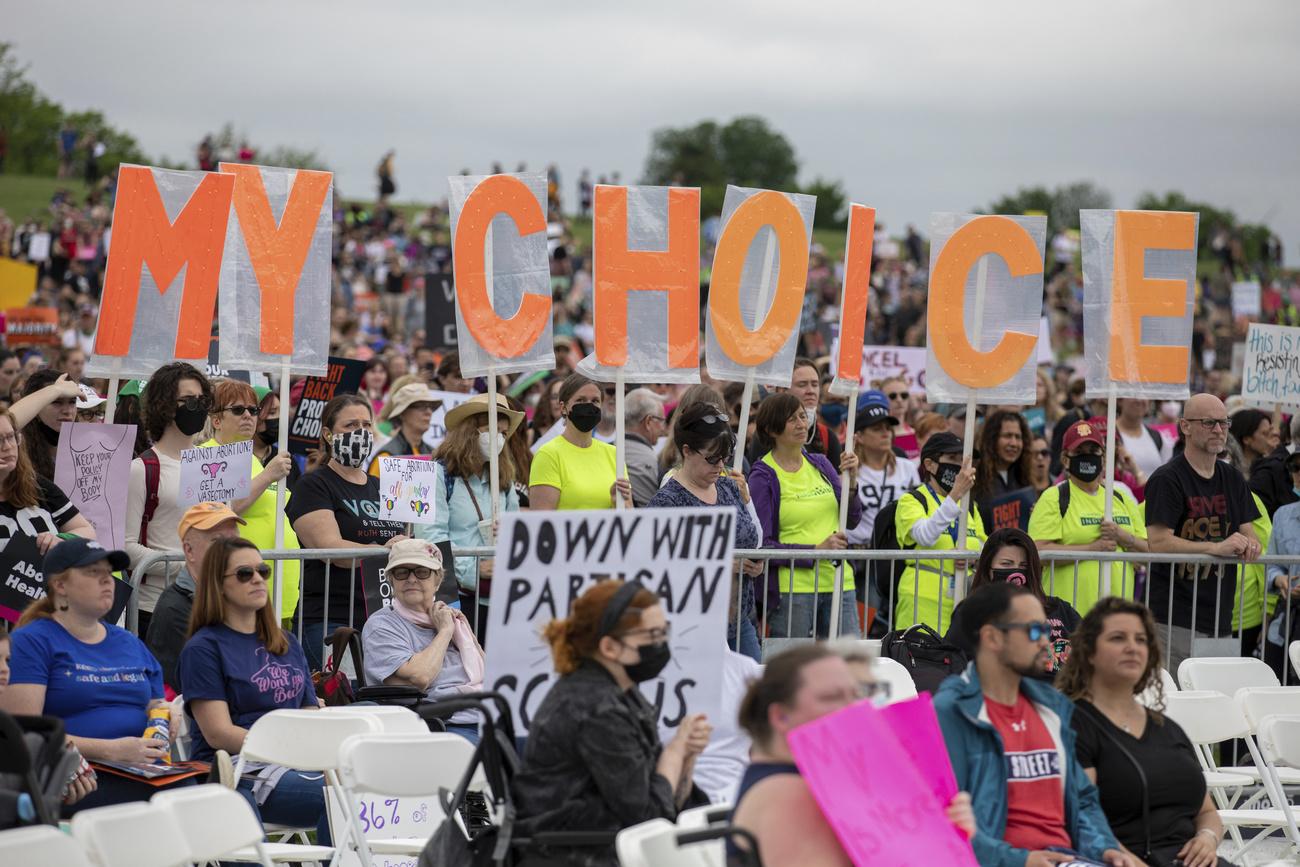 Des participants à une manifestation en faveur de l'avortement à Washington le 14 mai 2022. [Keystone - AP Photo/Amanda Andrade-Rhoades]